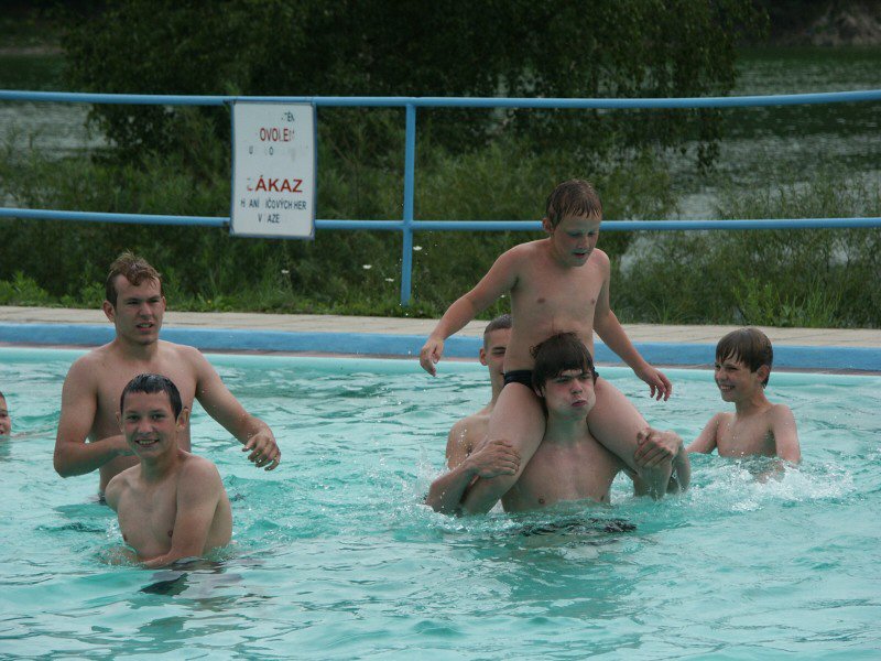 mb040727097.jpg